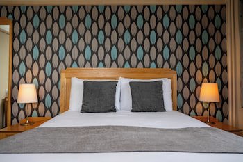 Commodore Hotel Bournemouth By Greene King Inns