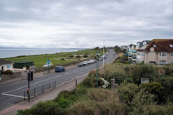 Commodore Hotel Bournemouth By Greene King Inns