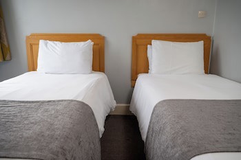 Commodore Hotel Bournemouth By Greene King Inns