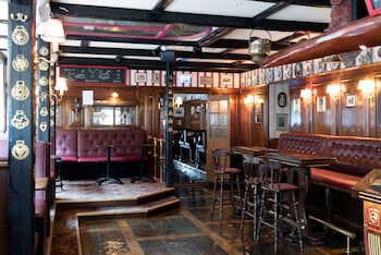 Hotel Bishops Arms