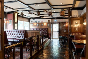 Hotel Bishops Arms