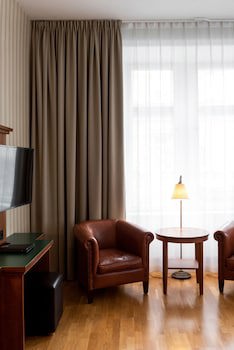 Hotel Bishops Arms