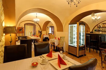 Enjoy Inn