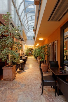 Enjoy Inn