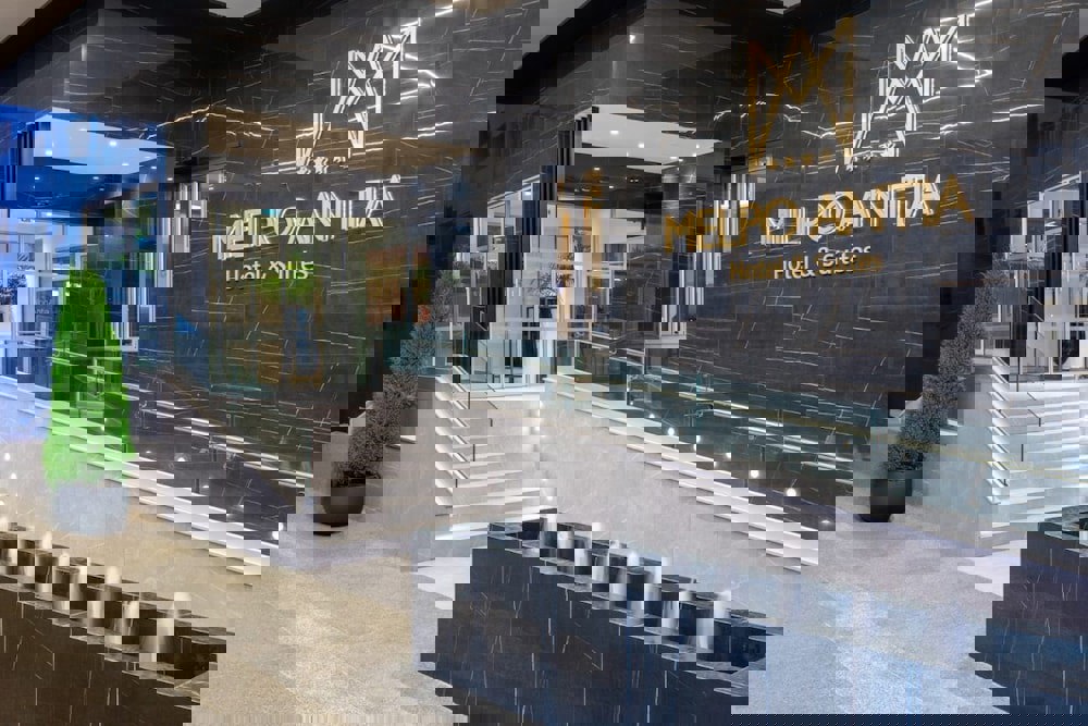 Melpo Antia Hotel & Suites