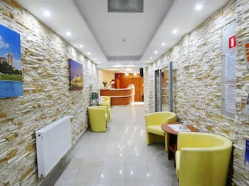 Aparthotel Adler