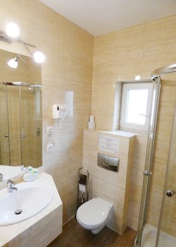 Aparthotel Adler