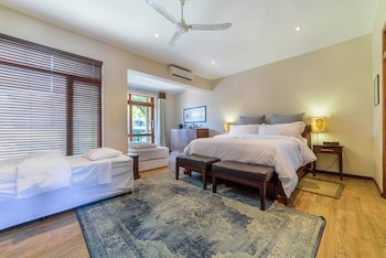 Casterbridge Hollow Boutique Hotel