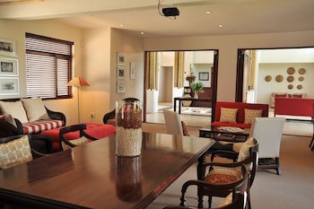 Casterbridge Hollow Boutique Hotel
