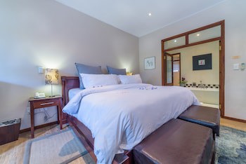 Casterbridge Hollow Boutique Hotel