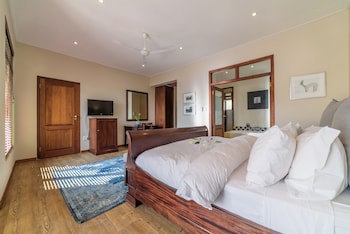 Casterbridge Hollow Boutique Hotel