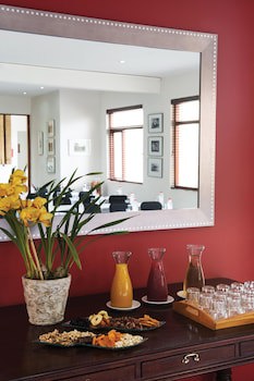 Casterbridge Hollow Boutique Hotel