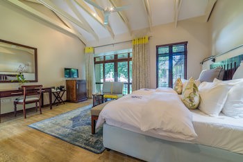 Casterbridge Hollow Boutique Hotel