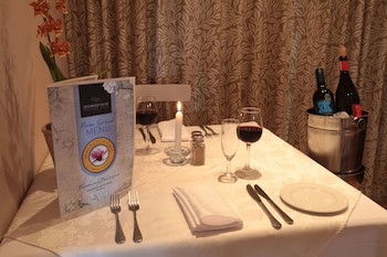 Casterbridge Hollow Boutique Hotel