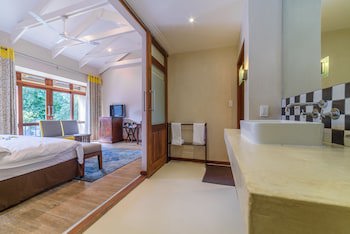 Casterbridge Hollow Boutique Hotel