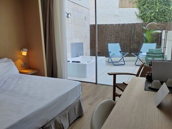 Alenti Sitges Hotel