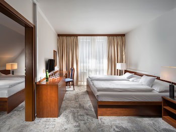 Pinia Hotel & Resort