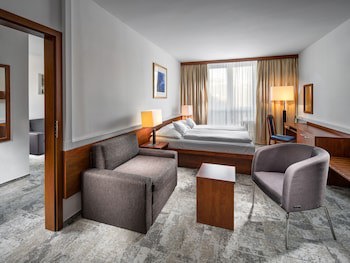 Pinia Hotel & Resort