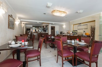 Dias Hotel