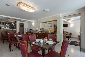 Dias Hotel