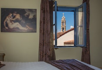 Dias Hotel