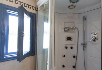 Dias Hotel