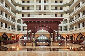 Crowne Plaza Hotel Antalya by IHG fotoğrafı