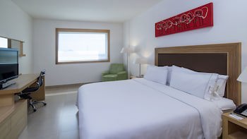 Holiday Inn Express Manzanillo, An Ihg Hotel