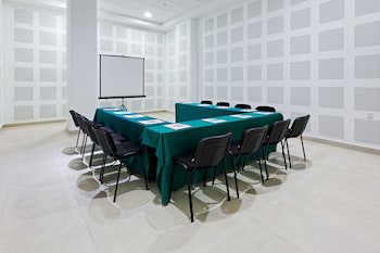 Holiday Inn Express Manzanillo, An Ihg Hotel