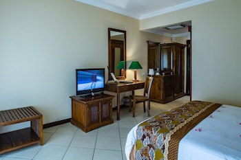 Aanari Hotel And Spa
