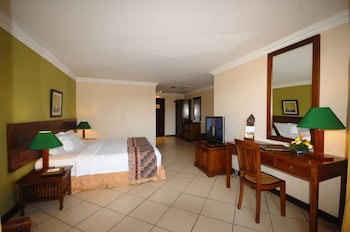 Aanari Hotel And Spa