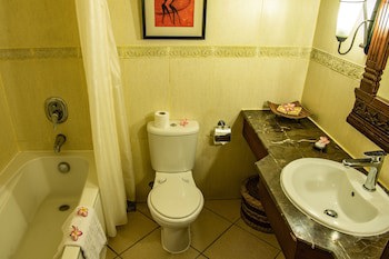 Aanari Hotel And Spa