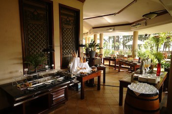 Aanari Hotel And Spa