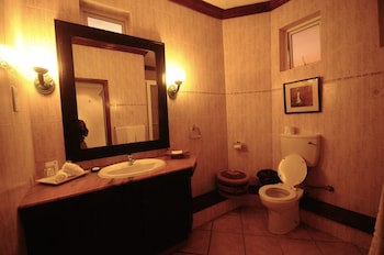 Aanari Hotel And Spa