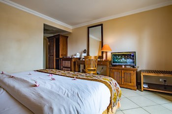 Aanari Hotel And Spa