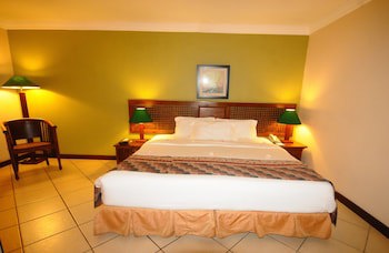 Aanari Hotel And Spa