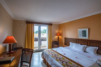 Aanari Hotel And Spa