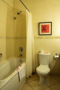 Aanari Hotel And Spa