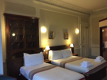 Edinburghhouse Hotel