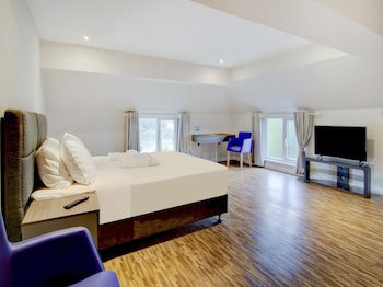 Gissons Hotel By Oyo Rooms (Adults Only)