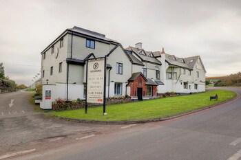 Gissons Hotel By Oyo Rooms (Adults Only)
