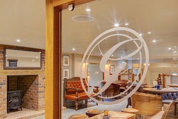 Gissons Hotel By Oyo Rooms (Adults Only)