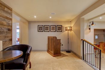 Gissons Hotel By Oyo Rooms (Adults Only)