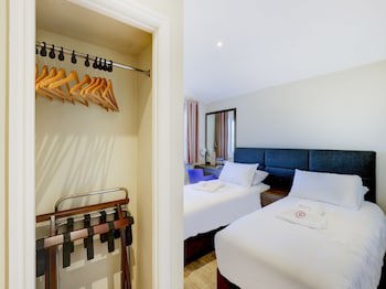 Gissons Hotel By Oyo Rooms (Adults Only)