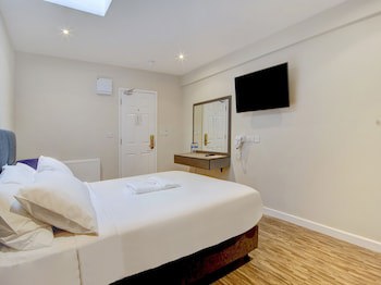 Gissons Hotel By Oyo Rooms (Adults Only)
