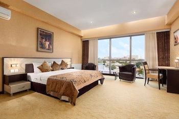 Days Hotel By Wyndham Baku