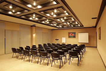 Days Hotel By Wyndham Baku