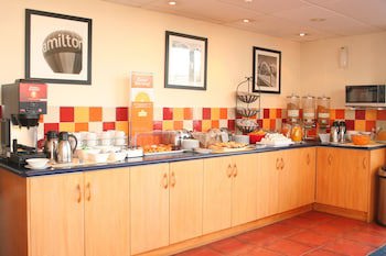 Ventura Inn & Suites Hamilton
