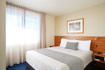 Ventura Inn & Suites Hamilton