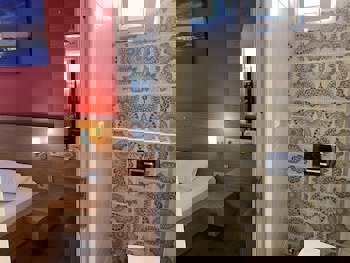 Antique Hostel & Guesthouse